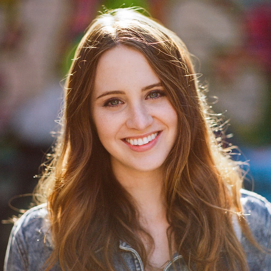 Sara Dietschy channel photo